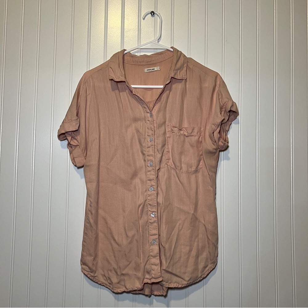 Sneak Peek Button-Up Shirt in Light Pink